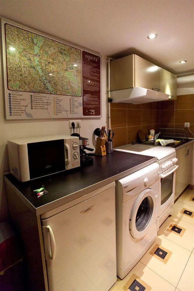Budapest Easy Flat Opera Bagian luar foto