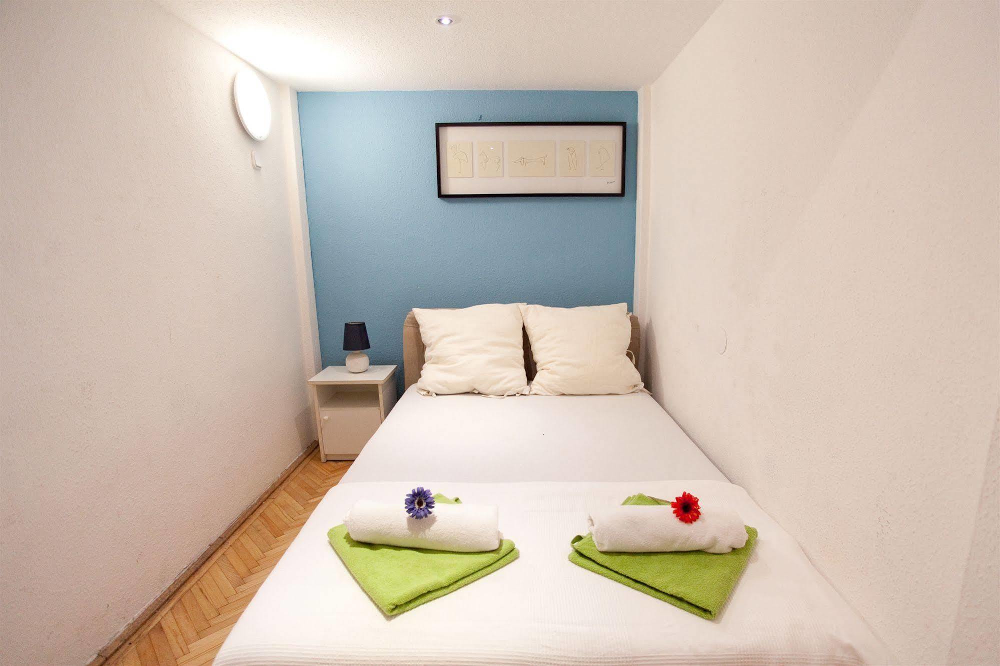 Budapest Easy Flat Opera Bagian luar foto