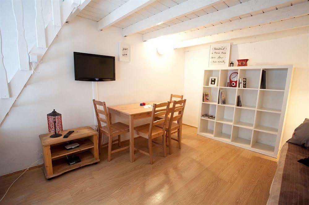 Budapest Easy Flat Opera Bagian luar foto