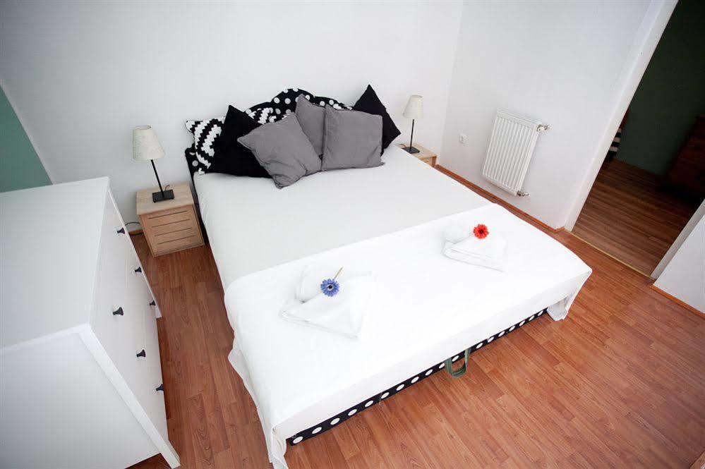 Budapest Easy Flat Opera Bagian luar foto