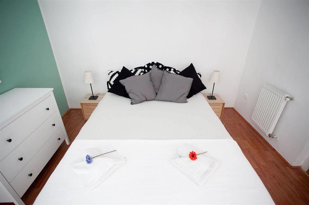 Budapest Easy Flat Opera Bagian luar foto